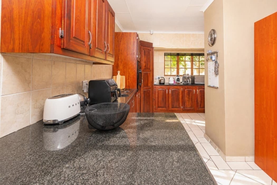 4 Bedroom Property for Sale in Safari Gardens North West